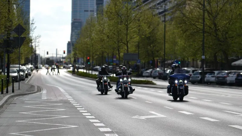 Turystyka motocyklowa w grupie – co warto wiedzieć?